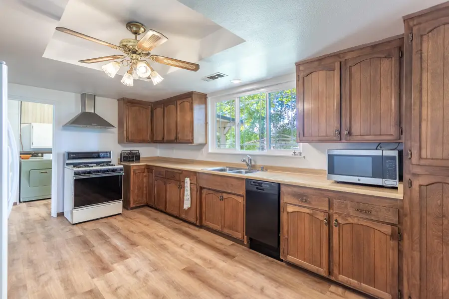 2271 Alexander Avenue, Anderson, CA 96007 - #2