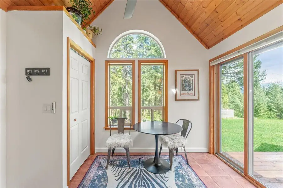 4110 Red Fir Loop, Weed, CA 96094 - #2