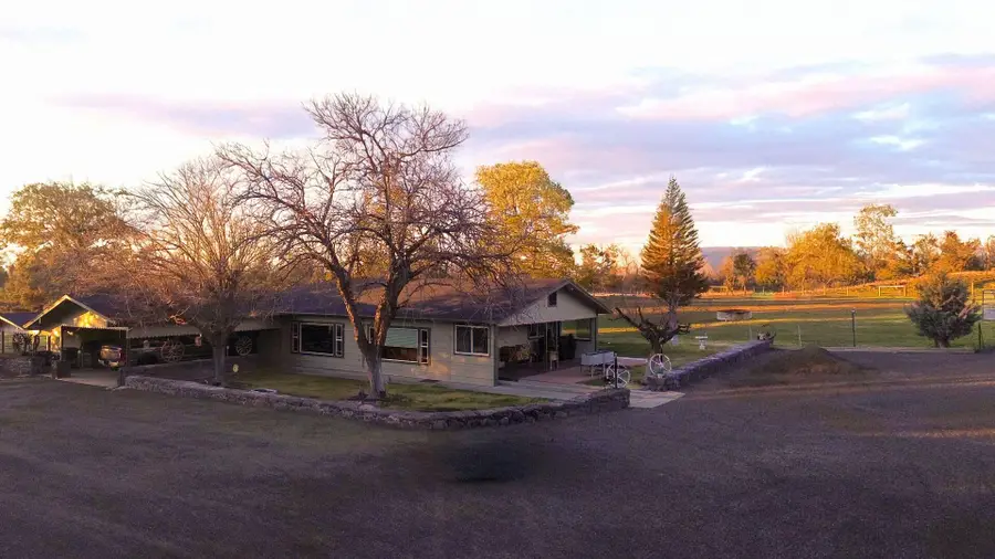 10209 County Highway A12, Montague, CA 96064 - #3