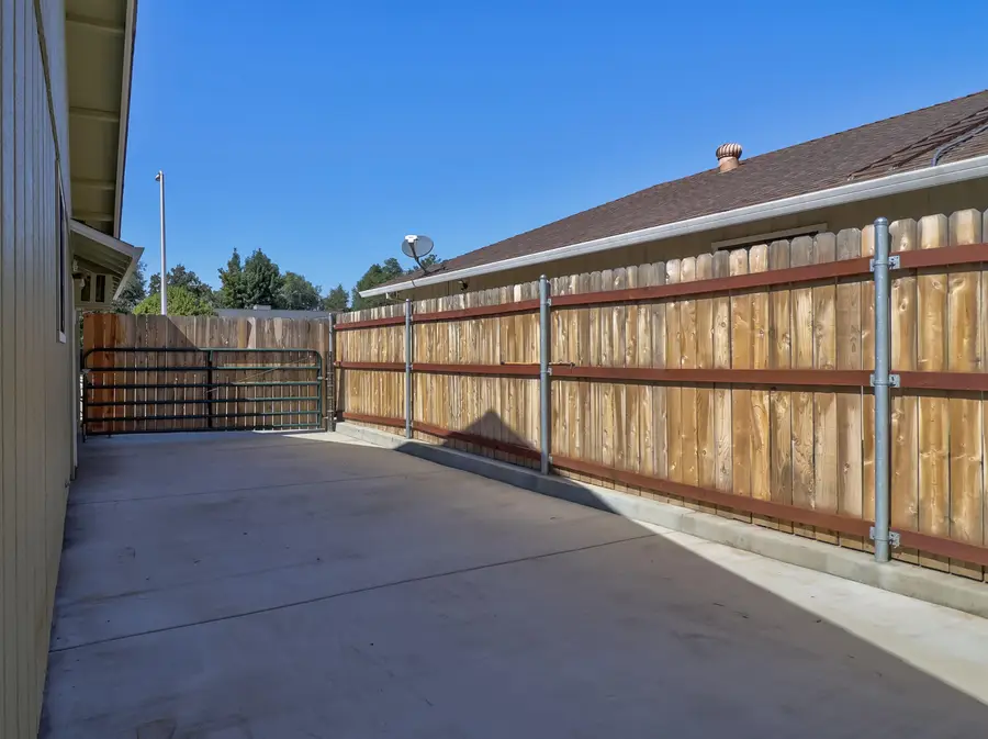 1863 Breckenwood Drive, Redding, CA 96002 - #3