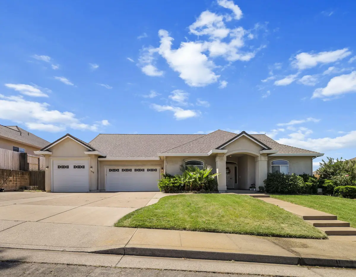 558 Fair Hill Drive, Redding, CA 96003 - #1