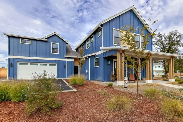 2486 Neighborly Way, Redding, CA 96001