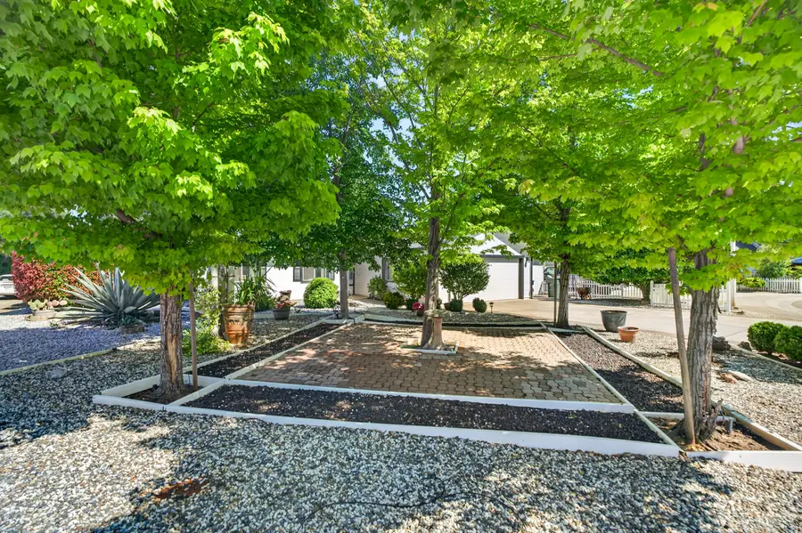 3305 Saint Moritz Court, Redding, CA 96002 - #2