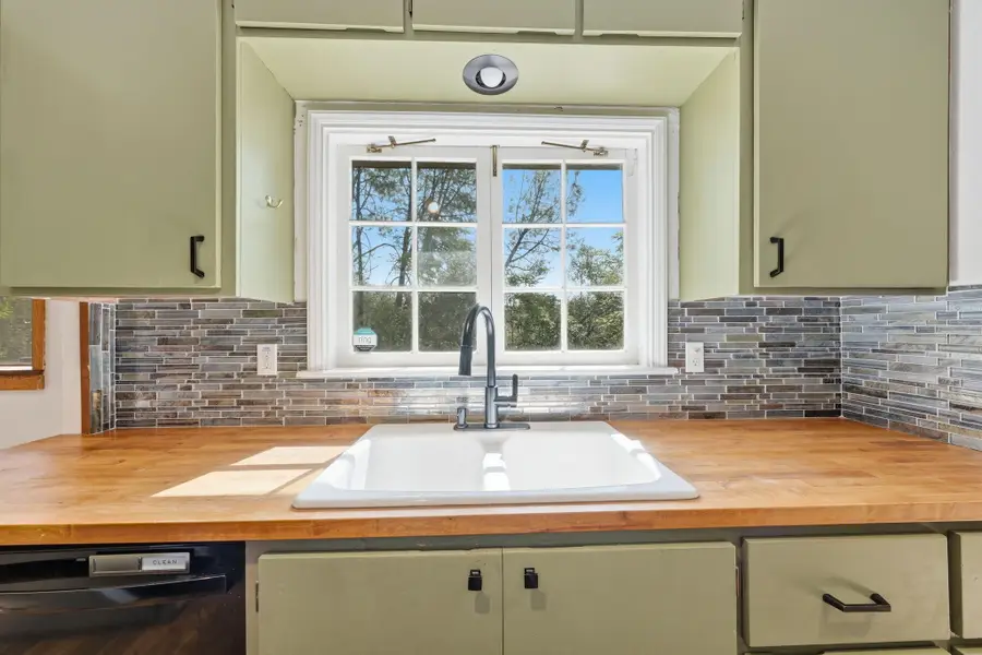 1457 Buena Vista Street, Shasta Lake, CA 96019 - #3