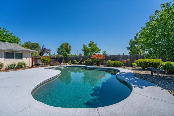 5320 Maybelle Way, Anderson, CA 96007