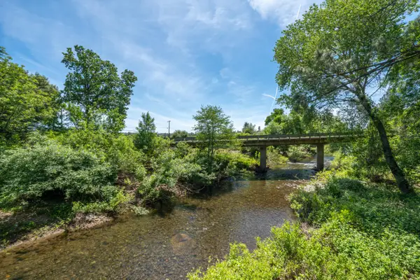 24294 Dersch Road, Anderson, CA 96007
