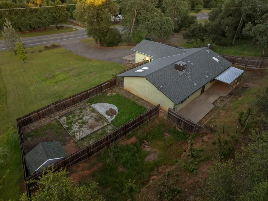 10618 Old Oregon Trail, Redding, CA 96003 - #3