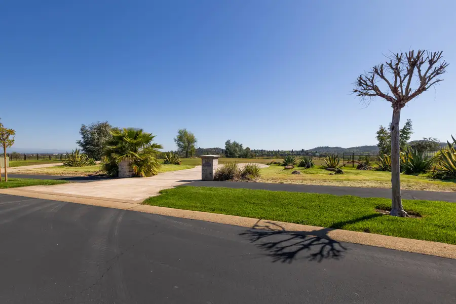 872 Santa Cruz Drive, Redding, CA 96003 - #3
