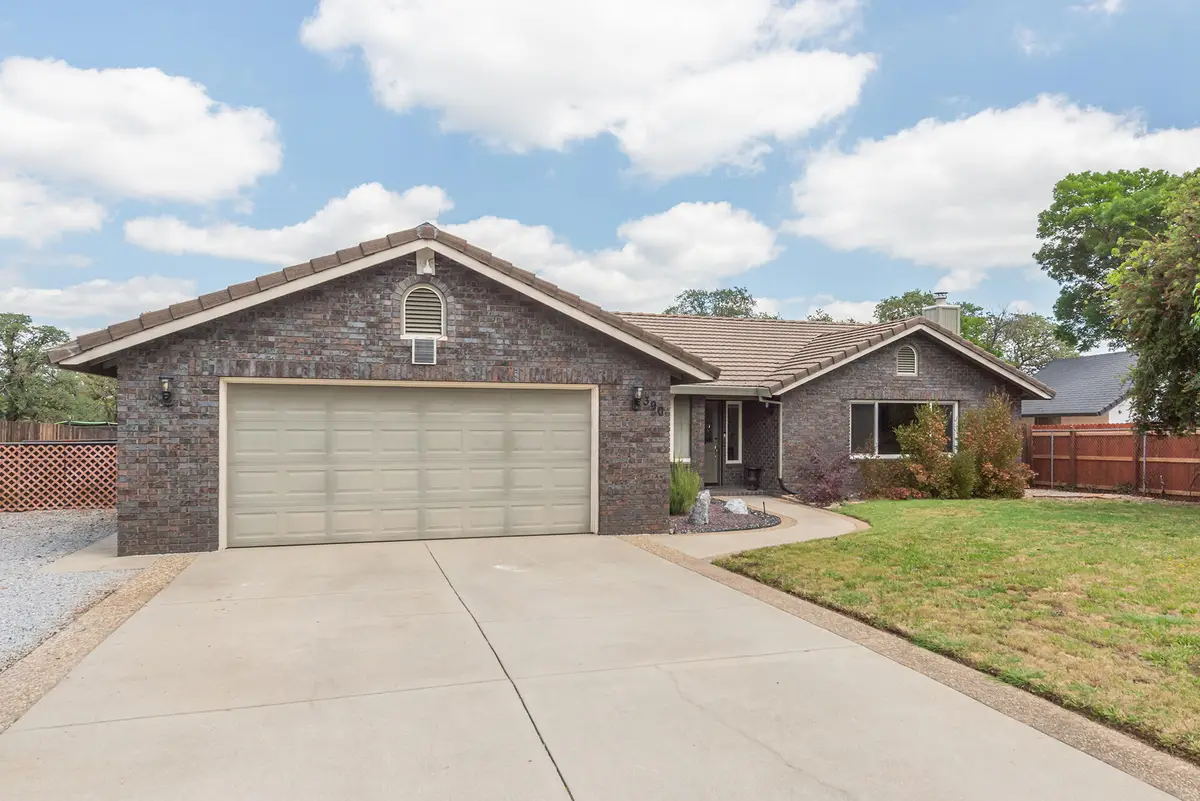 390 Woodhill Drive, Redding, CA 96003 - #1