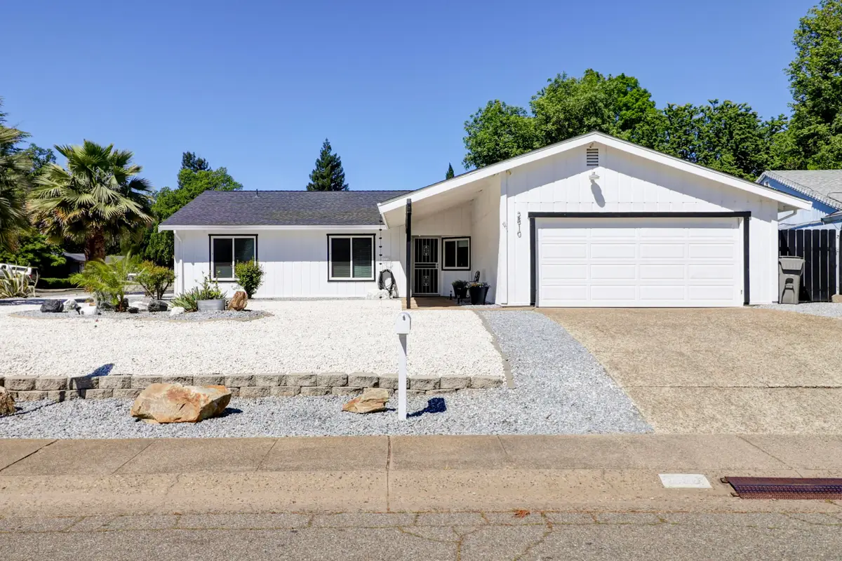 2810 Lakewood Drive, Redding, CA 96001 - #1