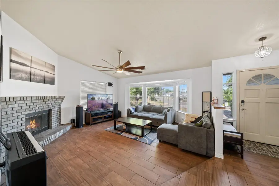 722 St Thomas Parkway, Redding, CA 96003 - #3