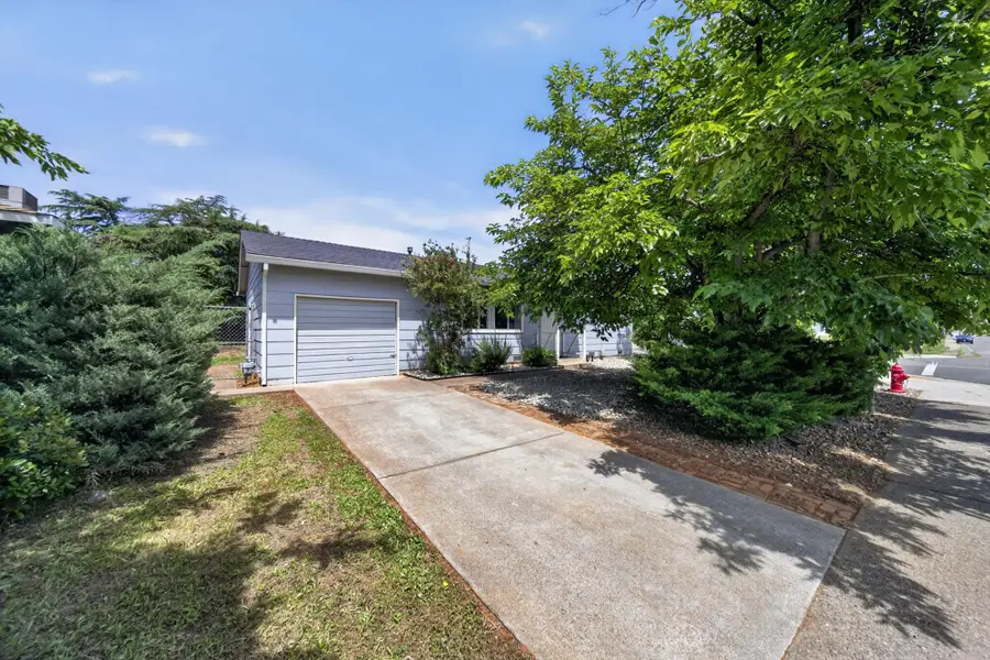 2490 Galaxy Way, Redding, CA 96002 - #2