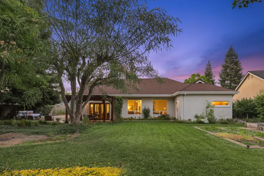 2719 Western Oak Drive, Redding, CA 96002 - #2
