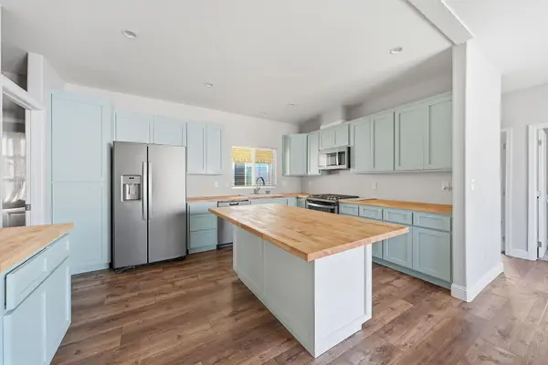 14740 Bass Drive, Redding, CA 96003