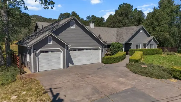 8957 Knobhill Circle, Redding, CA 96001