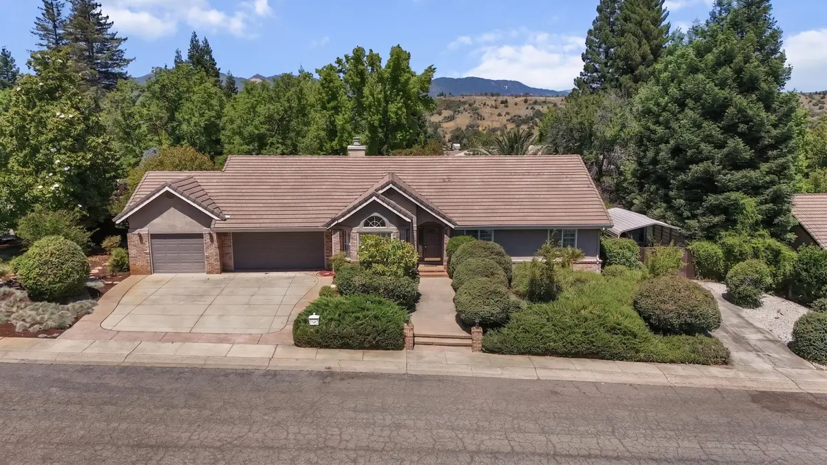 568 River Oaks Drive, Redding, CA 96001 - #1