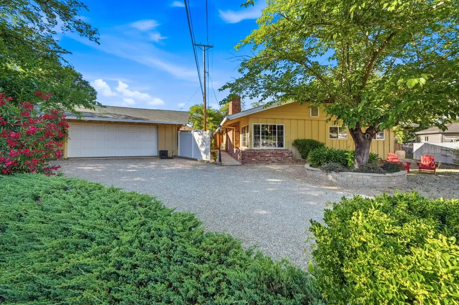 1060 Lincoln Street, Redding, CA 96001 - #2