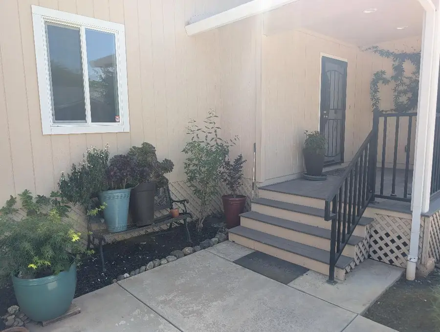 2584-2586 Reservoir Lane, Redding, CA 96002 - #2
