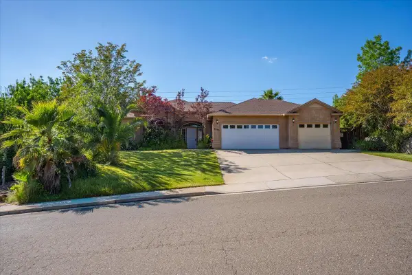 2372 Tradition Way, Redding, CA 96001