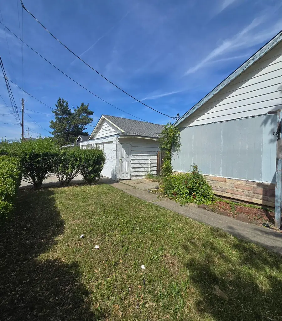 1355 Burgess Street, Red Bluff, CA 96080 - #3