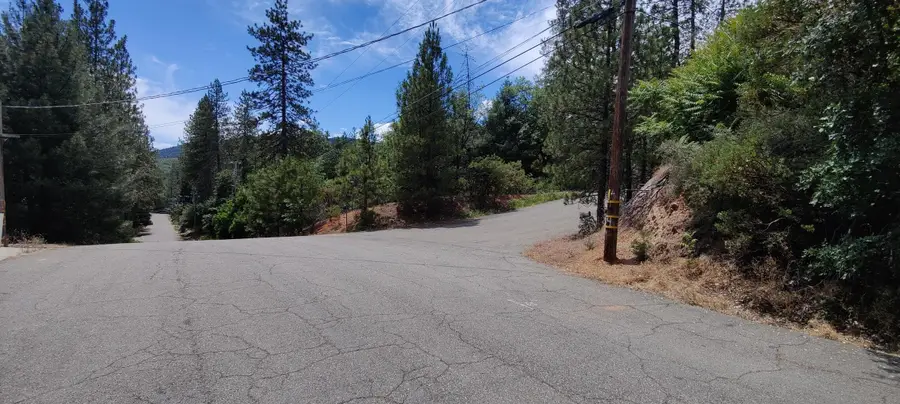 18150 Slate Street, Lakehead, CA 96051 - Image #3