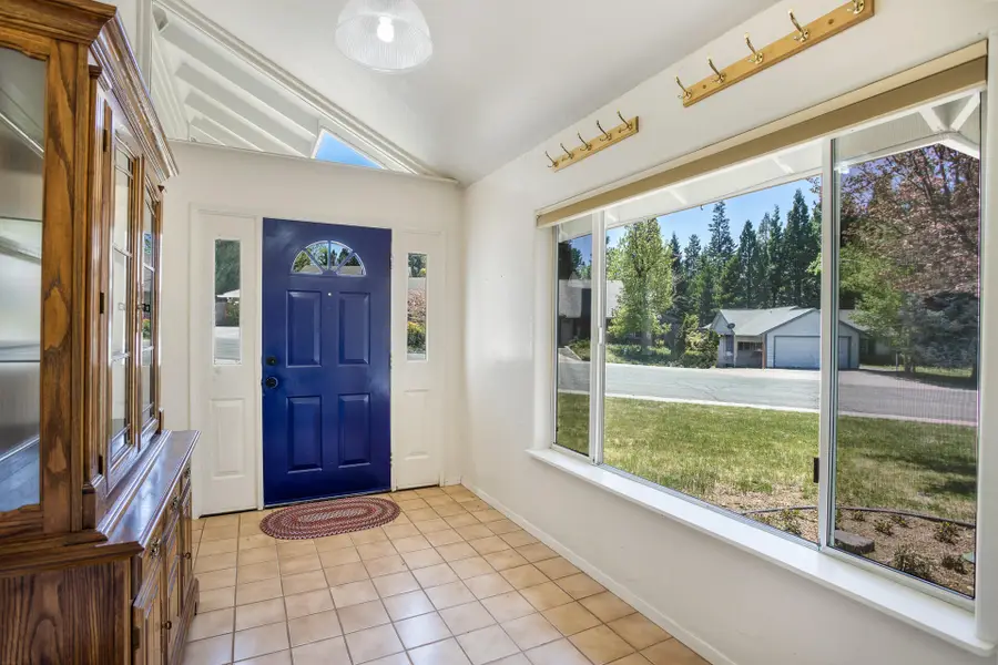 706 Glen Mar Drive, Mount Shasta, CA 96067 - #2