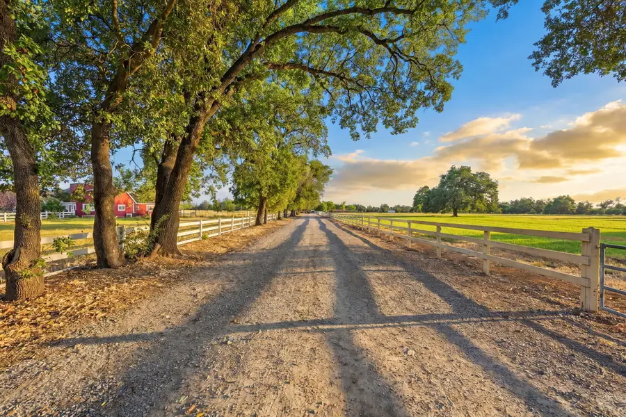 5521 Churn Creek Road, Redding, CA 96002 - #2