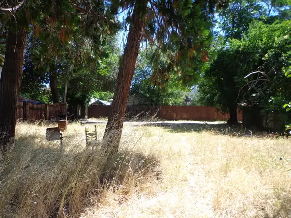Address Withheld By Seller, Redding, CA 96001