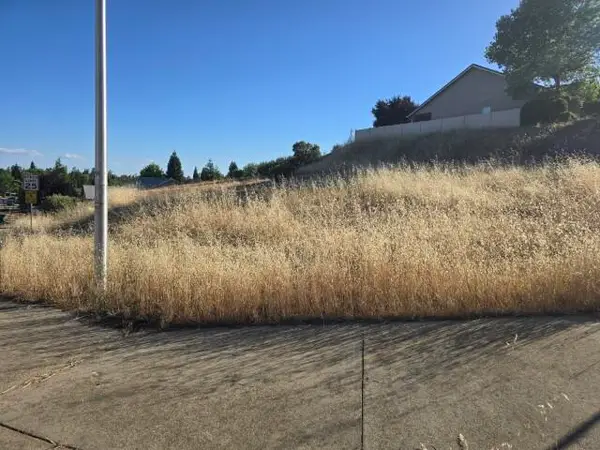 3106 Avington Way, Shasta Lake, CA 96019