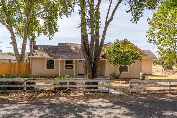 5 Gurnsey Avenue, Red Bluff, CA 96080
