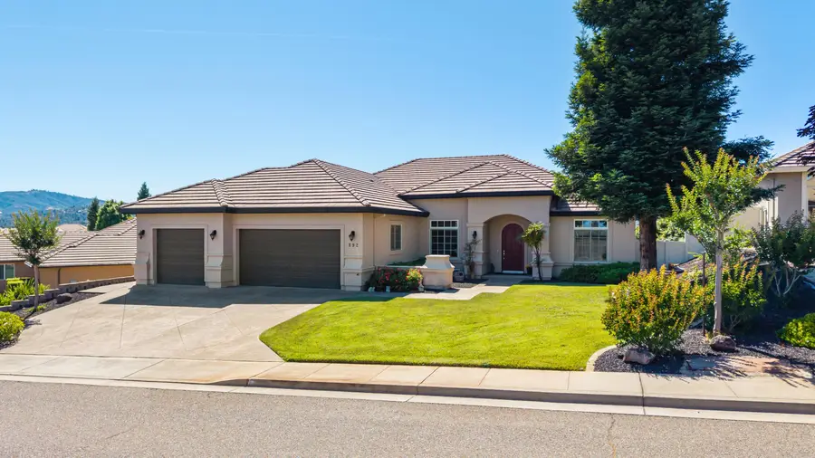 892 Coggins Street, Redding, CA 96003 - #2