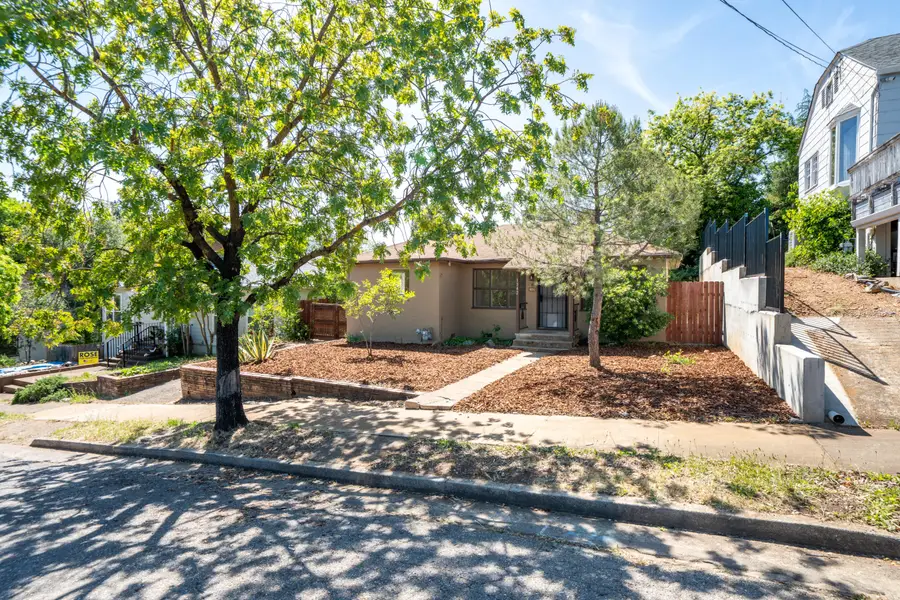 1342 Willis Street, Redding, CA 96001 - #2