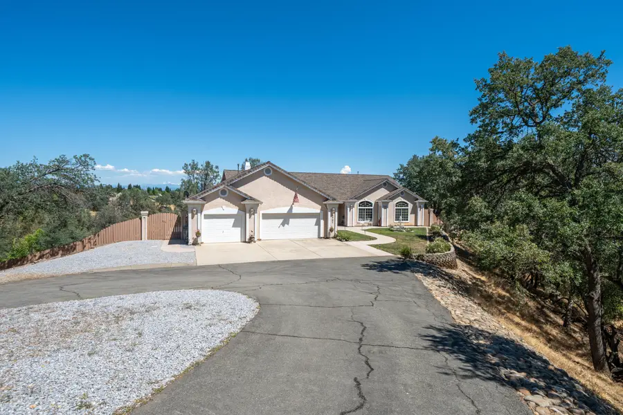 2707 Blue Bell Drive, Redding, CA 96001 - #2