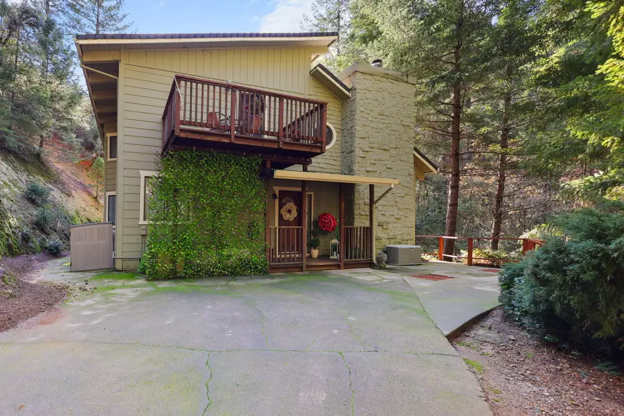 19563 Roaring Brook Way, Lakehead, CA 96051 - #2