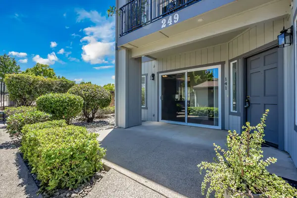 249 Ridgetop Drive #APT 141, Redding, CA 96003