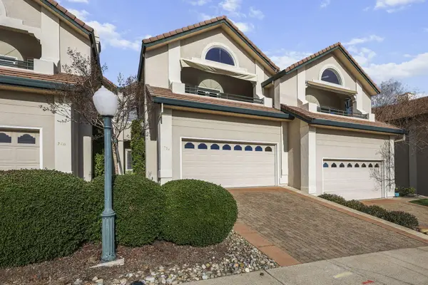 724 Oakhurst Trail, Redding, CA 96003