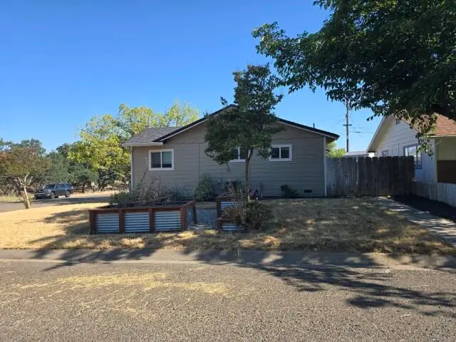 2045 Washington Avenue, Red Bluff, CA 96080 - #2