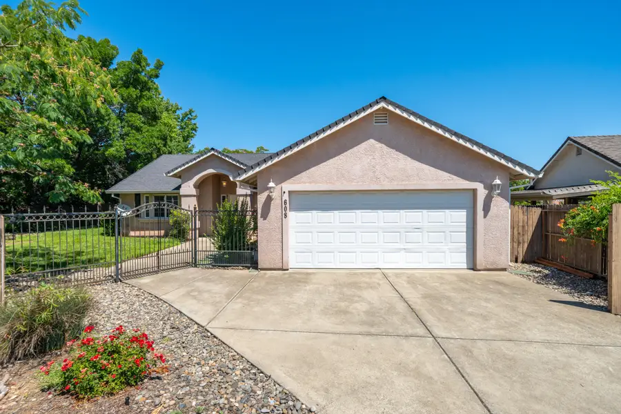 608 Saint Thomas Parkway, Redding, CA 96003 - #2