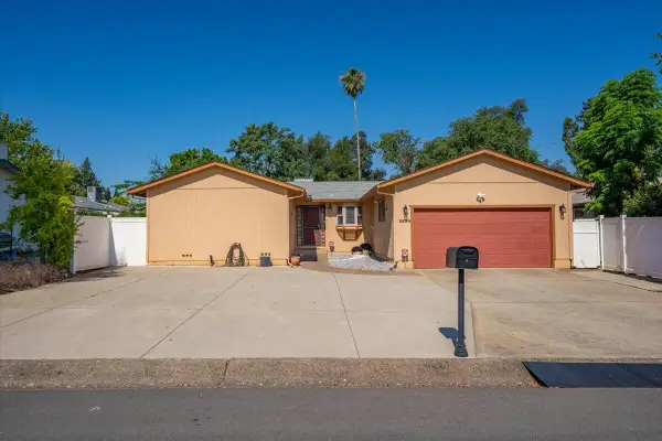 3594 Echo Road, Redding, CA 96002