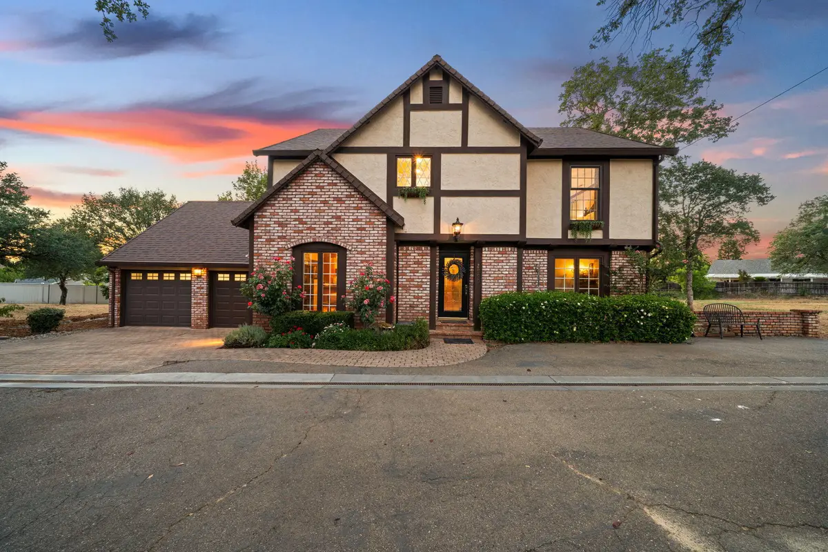 2990 Forest Hills Drive, Redding, CA 96002 - #1