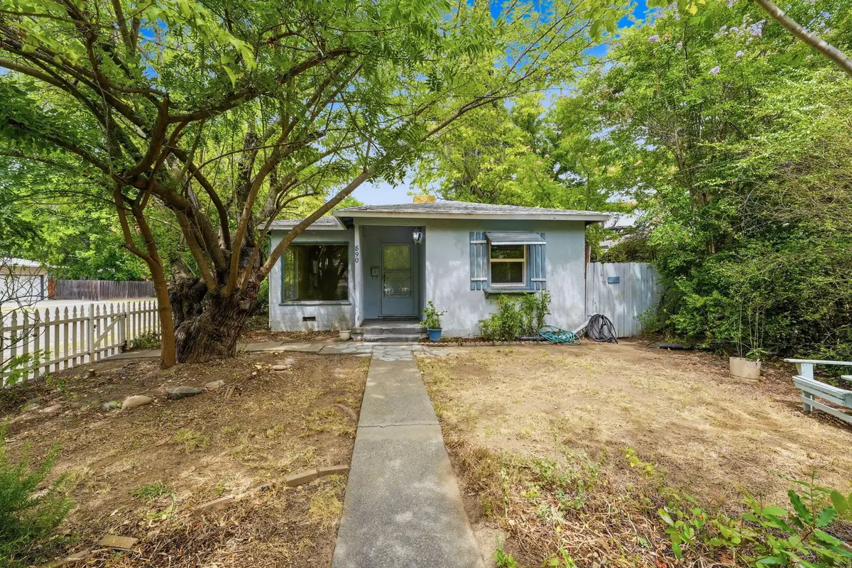 890 Lincoln Street, Redding, CA 96001 - #1