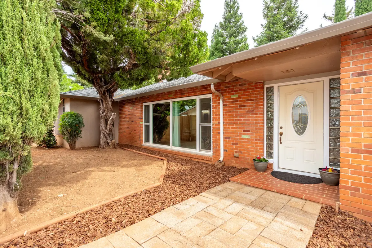 1738 Lazelle Court, Redding, CA 96002 - #1