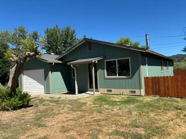 21 3rd Avenue, Lewiston, CA 96052