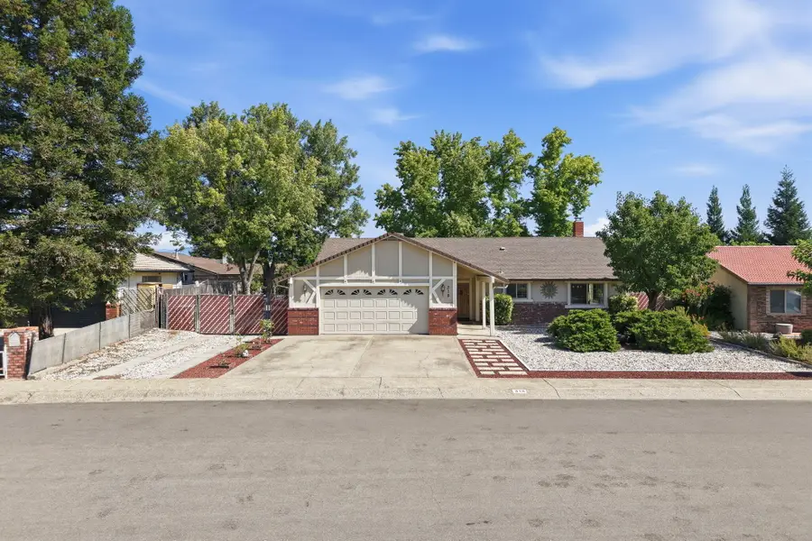 318 Woodhill Drive, Redding, CA 96003 - #2