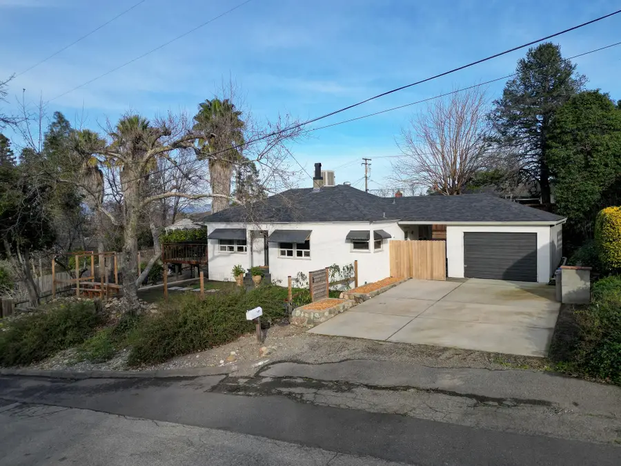 1569 Walnut Avenue, Redding, CA 96001 - Image #3