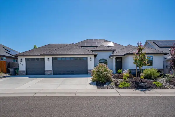 3677 Nadal Drive, Redding, CA 96002