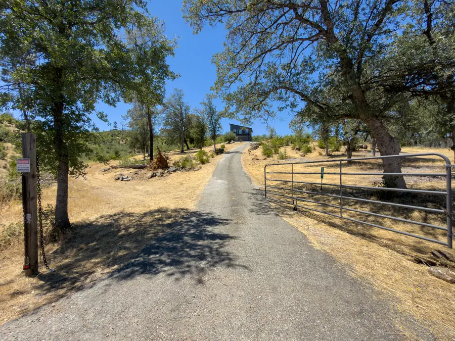9854 Record Range Road, Redding, CA 96001 - #3