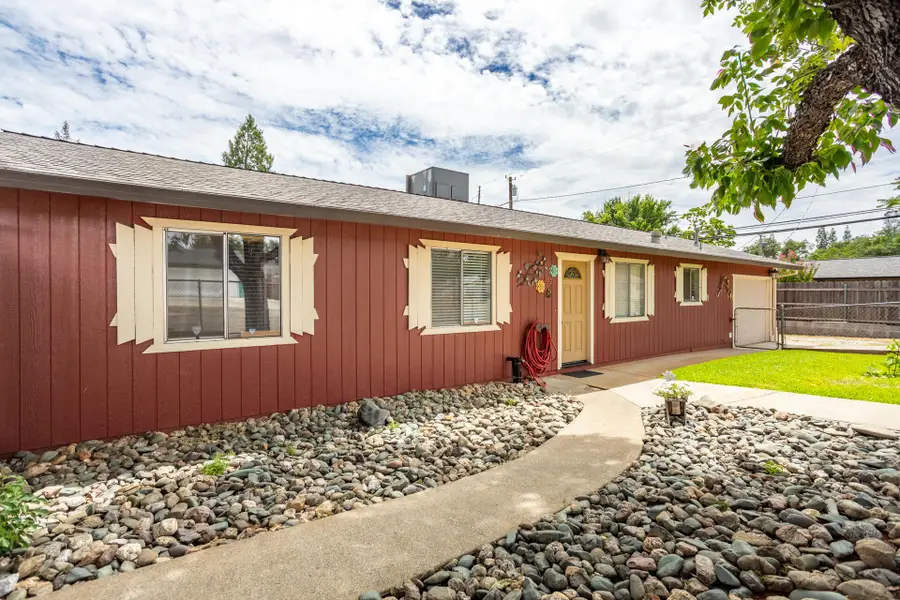 1821 Montana Avenue, Shasta Lake, CA 96019 - #2