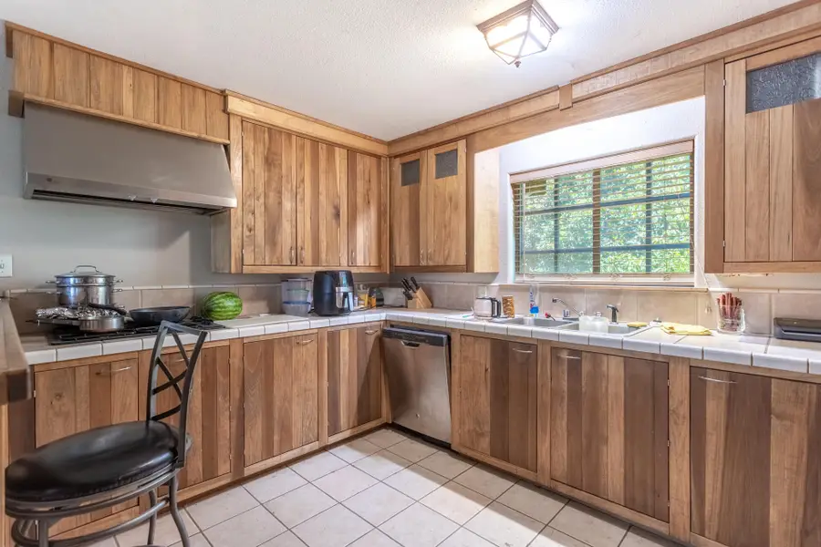 1664 Victor Avenue, Redding, CA 96002 - #3