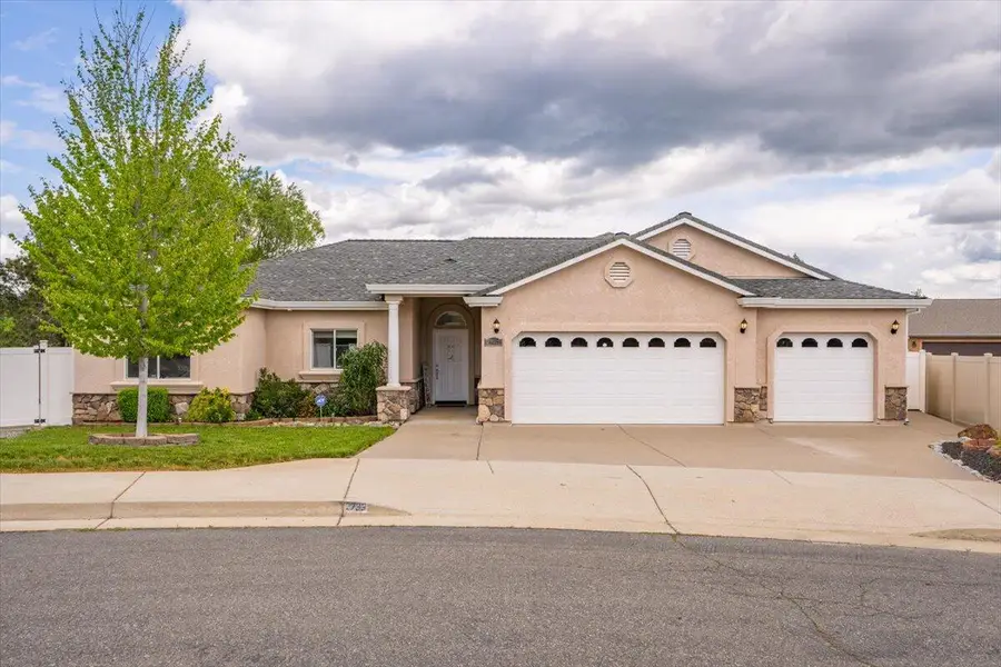 2733 Smith Avenue, Shasta Lake, CA 96019 - Image #2